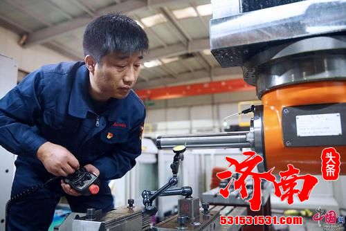 他是一名航天工匠，用精湛的数控加工技术铸高质量国防重器