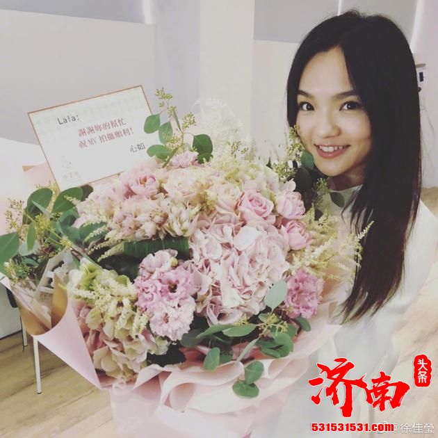 徐佳莹说儿子有雏鸟的味道 小宝宝发量惹人羡