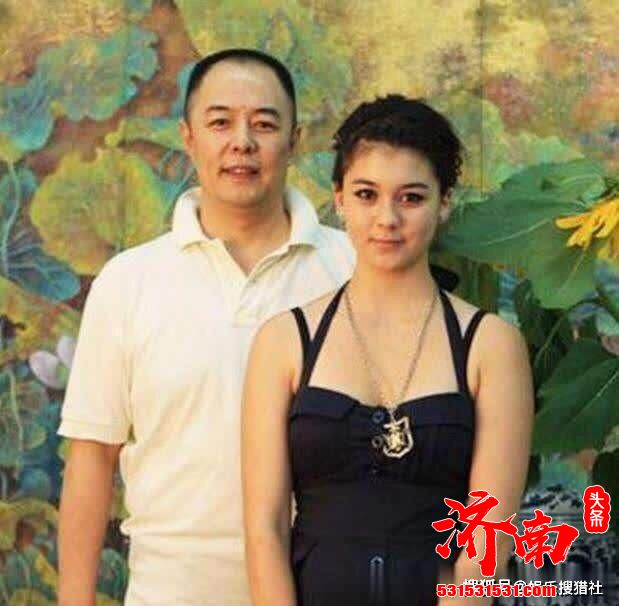 金星质问张铁林结婚不领证，张铁林却说没在国内