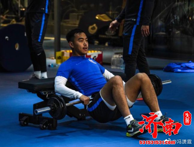 冯潇霆：在足球比赛是靠实力说话 感谢大家一直对我的支持