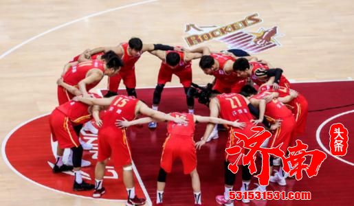 八一队的球员去打野球谋生，他们的出场费是多少？