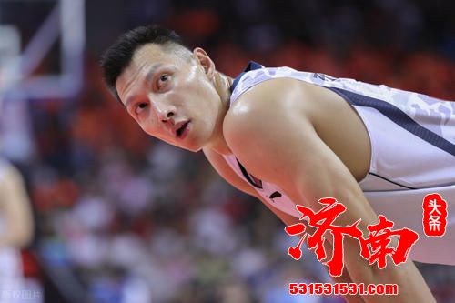 CBA最新三条动态：易建联已回国，西蒙斯发文暗示要离开，姚明为女篮颁奖