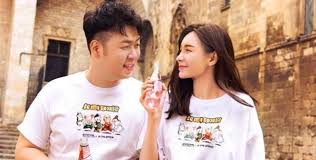 杜海涛沈梦辰三亚度假被偶遇 同行有众多亲友