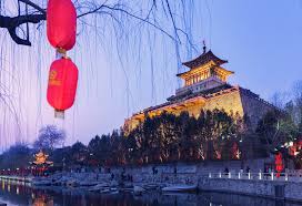 巍巍解放阁：济南市的著名景点