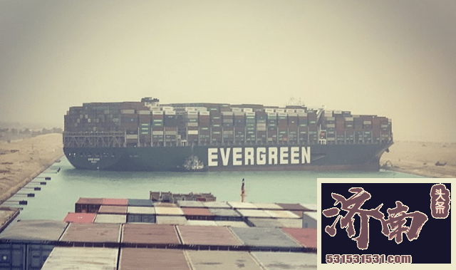 苏伊士运河“堵船”可能是技术故障或人为失误