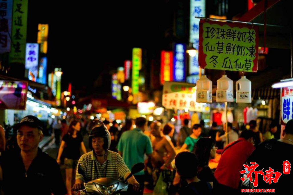 增加新花样！ “复苏”后的济南夜市普遍升级 奶茶水果都能DIY日均人流量轻松破万