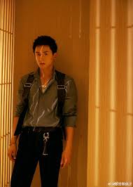 印小天发微博问张哲瀚是不是自己异父异母的双胞胎弟弟