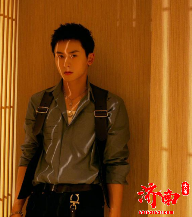 印小天发微博问张哲瀚是不是自己异父异母的双胞胎弟弟