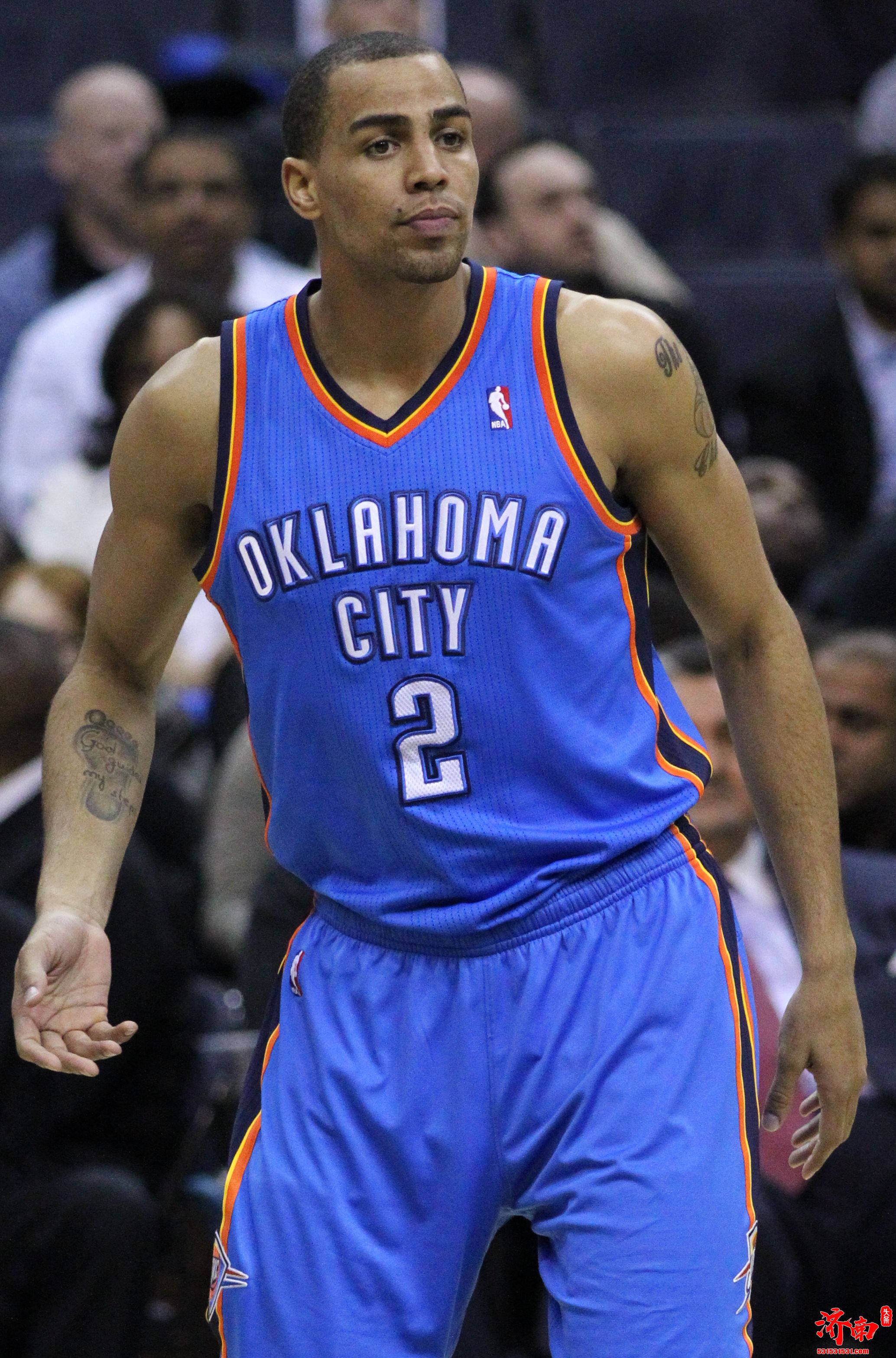 “瑞士军刀”塔博·塞福洛沙正式宣布退役