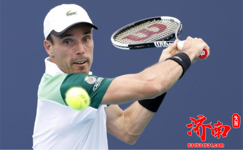 迈阿密赛：梅总脆败不敌阿古特19岁新星进四强