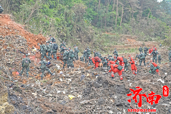 东航坠机现场发现一部黑匣子初步判定为驾驶舱话音记录器，已连夜送往北京