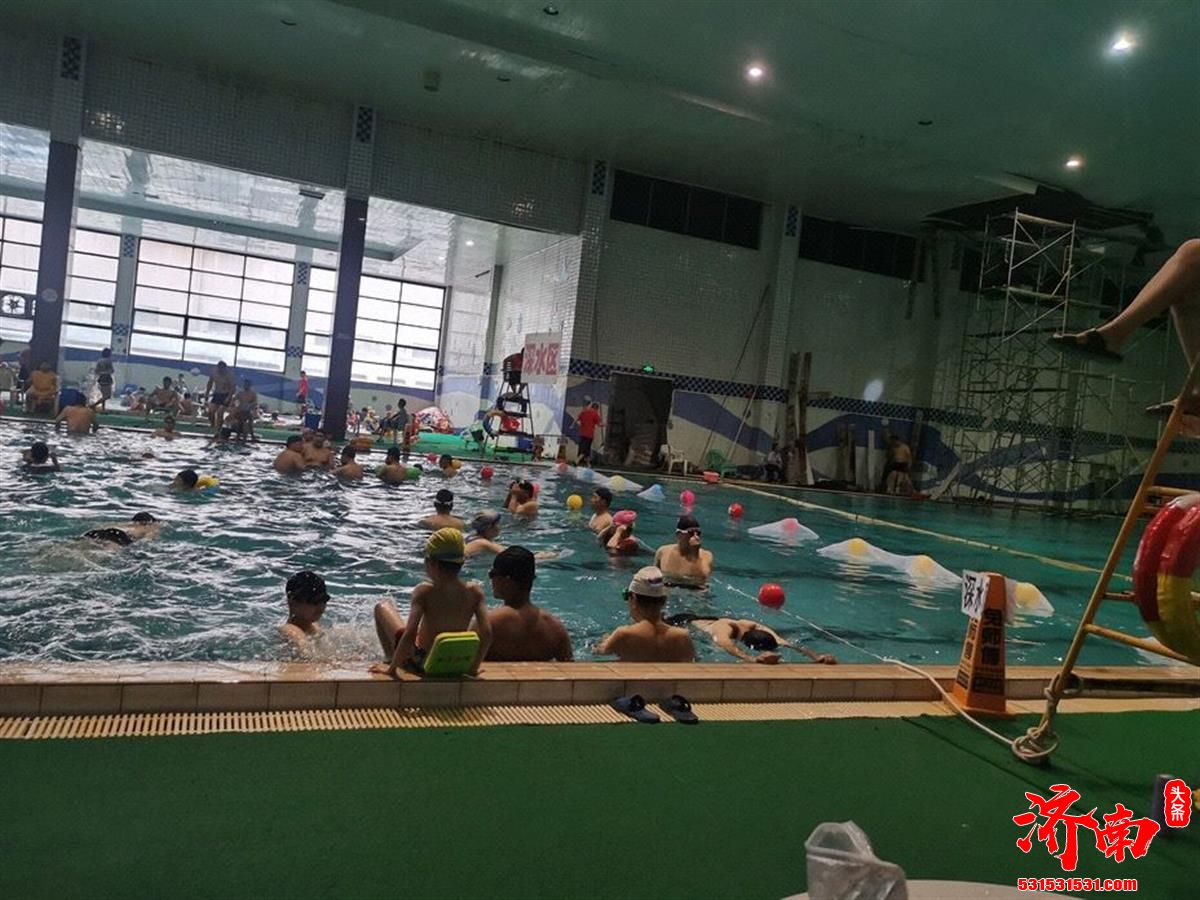 河南郑州五洲大酒店游泳池顶棚发生垮塌致3死9伤